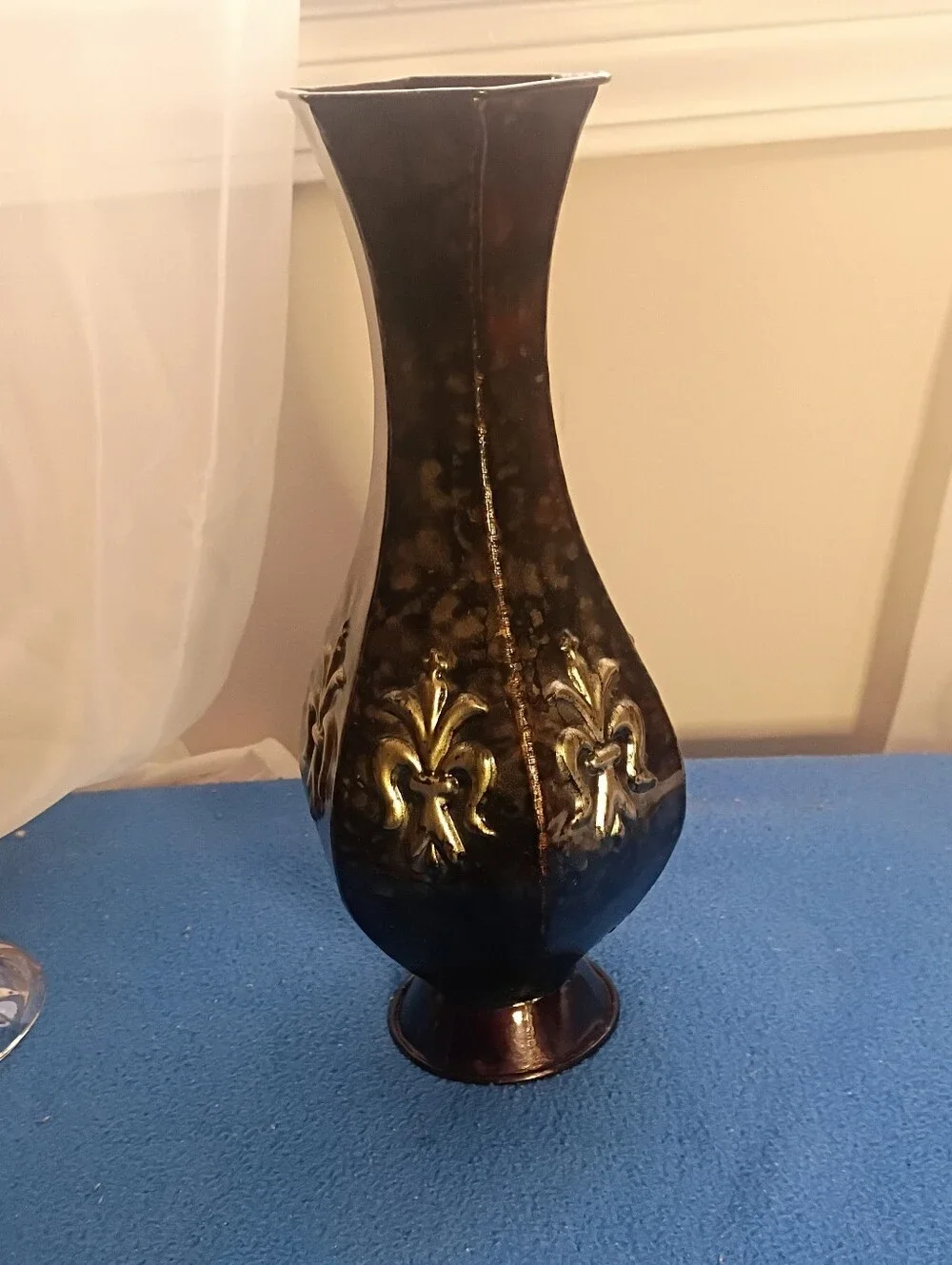 Black and Gold Fleur-de-Lis Accent Vase